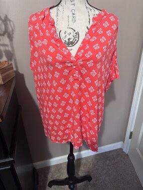 Women's Coral White Floral V-Neck Top